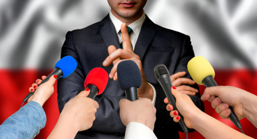 Polonia, Tusk annuncia il voto di fiducia dopo la sconfitta elettorale: si riaccende lo scontro politico